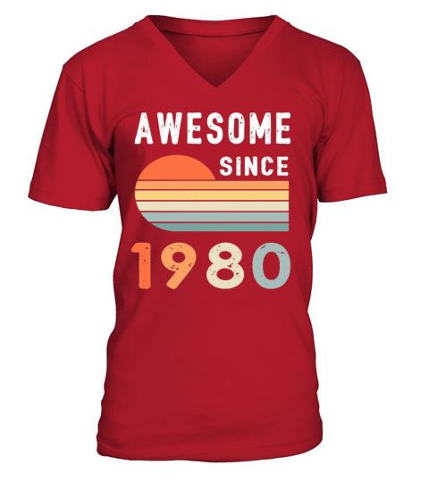 1980 Birthday Retro Vintage Gift V-Neck T-shirt